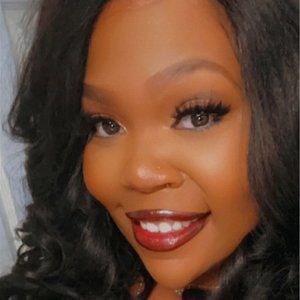 Meet your Posher, Liv